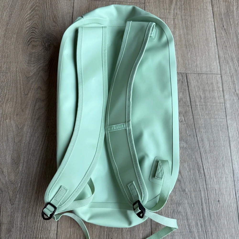 Mission Outdoor NWT Cassi backpack mint green New 18L day pack bag